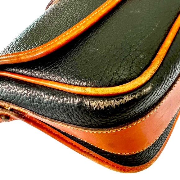 Vintage Dooney & Bourke Black All Weather Leather Saddle Bag Tan Trim - Picture 13 of 16
